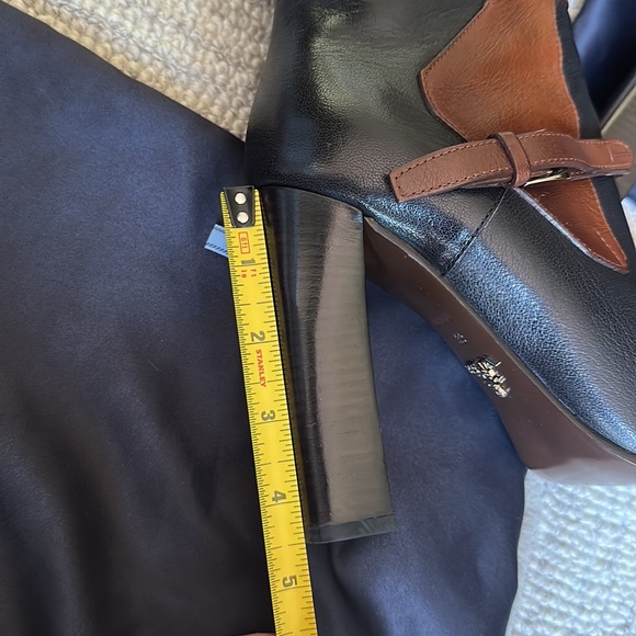 Authentic Prada boots - Picture 8 of 9